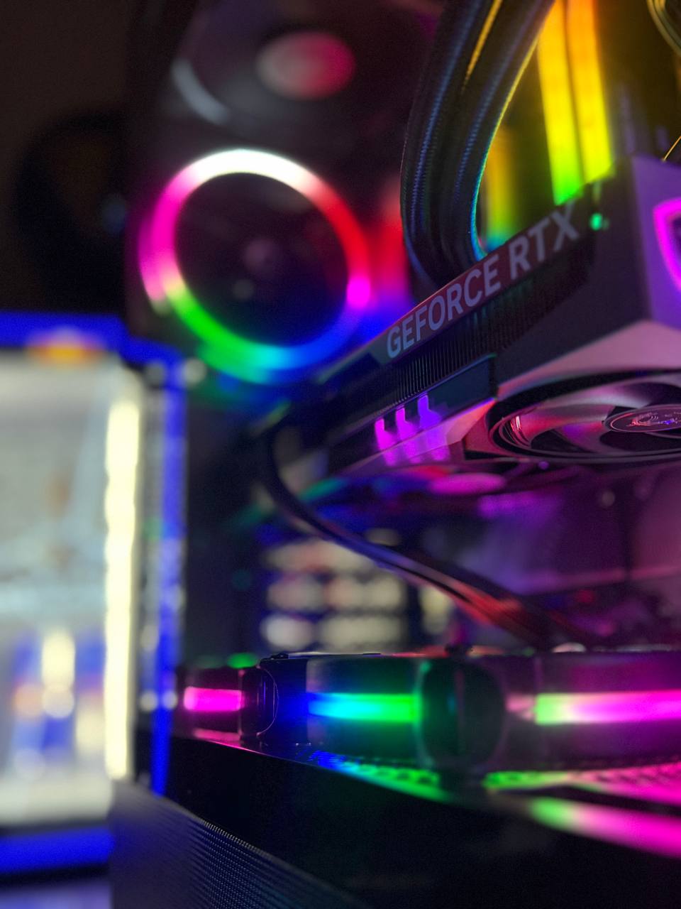 24-Tuumaline Vesijahutusega i9 Mänguriarvuti, DDR5, RTX 5060 Ti