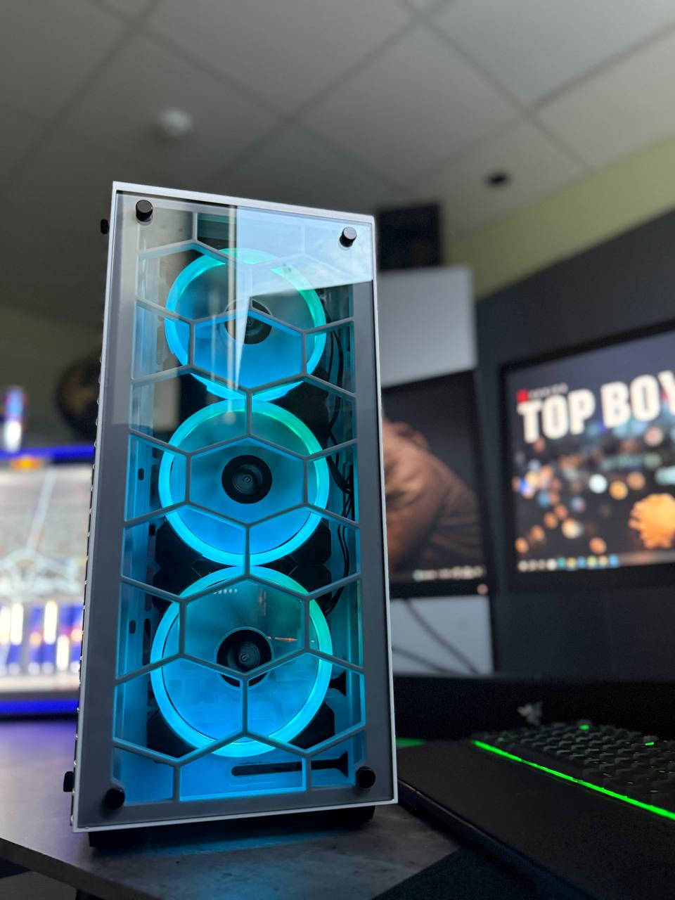 8-Tuumaline Mänguriarvuti Ryzen up to 4.60Hz, GeForce GTX 1080 TI - 11GB, 32GB RAM