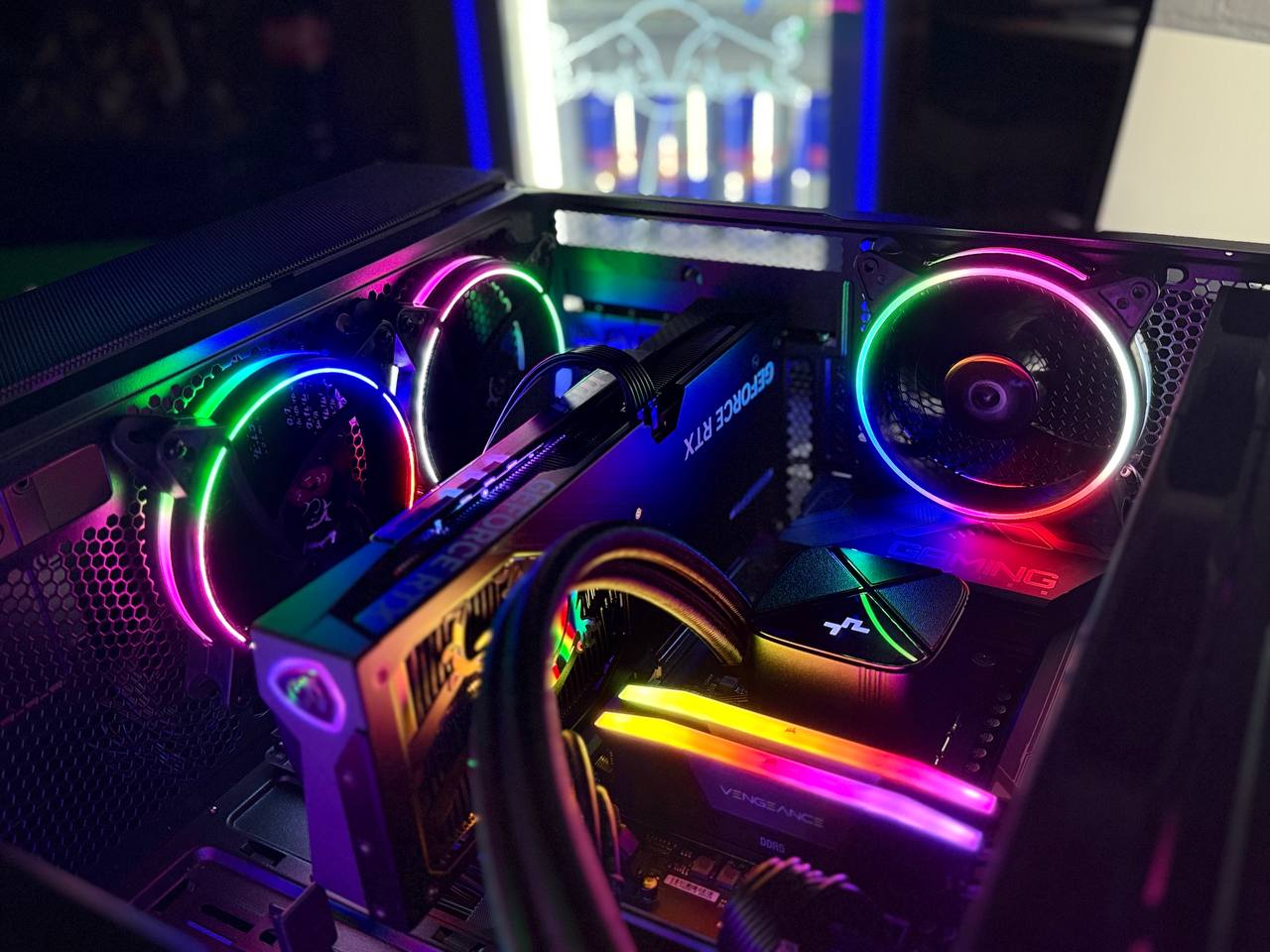 24-Tuumaline Vesijahutusega i9 Mänguriarvuti, DDR5, RTX 5060 Ti